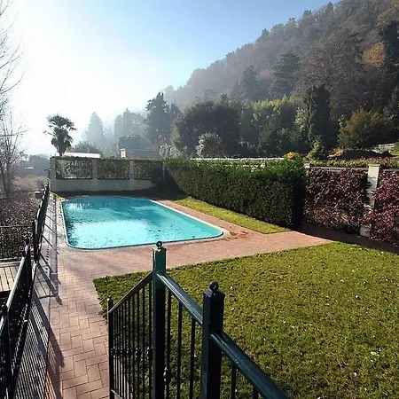 Sleeps 4 Pool Wifi Meina