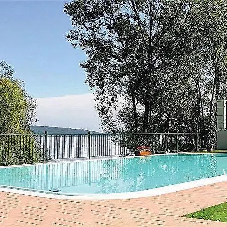 Sleeps 4 Pool Wifi * Meina