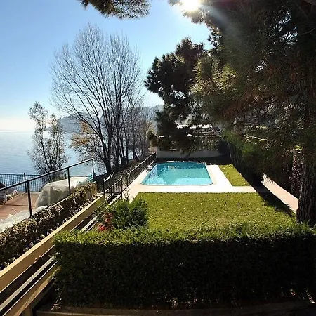 Sleeps 4 Pool Wifi Apartment *