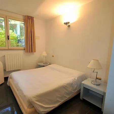 Apartment Sleeps 4 Pool Wifi Meina