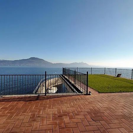 Sleeps 4 Pool Wifi * Meina