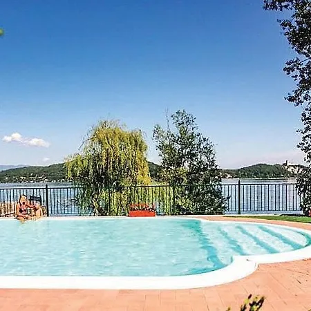 Apartment Sleeps 4 Pool Wifi