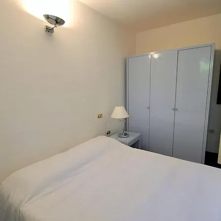 Sleeps 4 Pool Wifi Lejlighed Meina