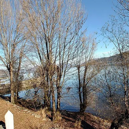 Sleeps 4 Pool Wifi Apartment